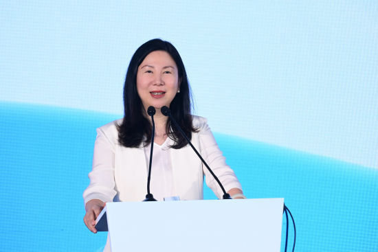 闻佳在2025云栖大会女性论坛现场。图|受访者提供 闻佳在2025云栖大会女性论坛现场。图|受访者提供