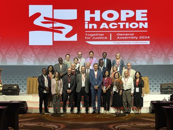 2024年10月,凌春香应邀出席在印尼举办的国际救灾与发展联盟大会并当选联盟董事。图|受访者提供 2024年10月,凌春香应邀出席在印尼举办的国际救灾与发展联盟大会并当选联盟董事。图|受访者提供