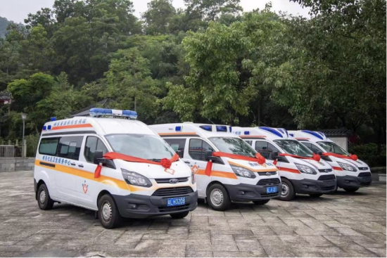 陶发琴通过线上筹款，为惠城区基层卫生院募集了一批救护车。