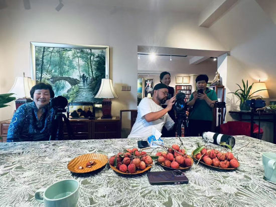 74գӰʦСٴСУ¼Ʒ̸ĿС彡ЦʣӰʦһ˶̸2Сʱ